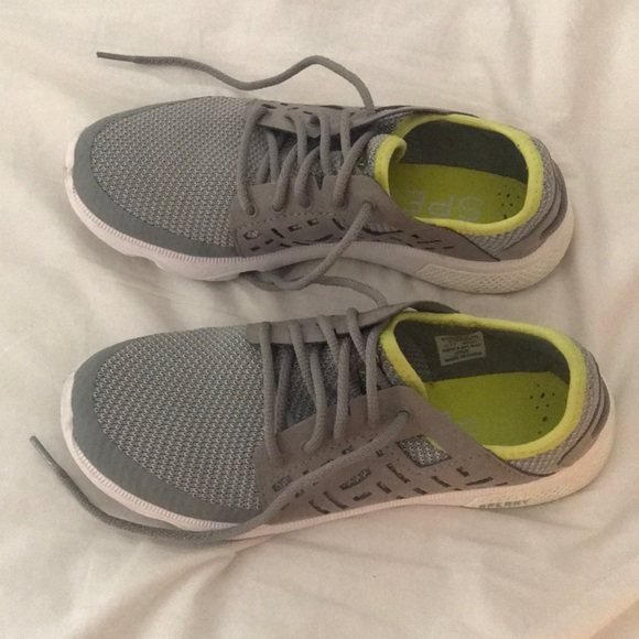 Speery Gym Shoes - Picture 2 of 5